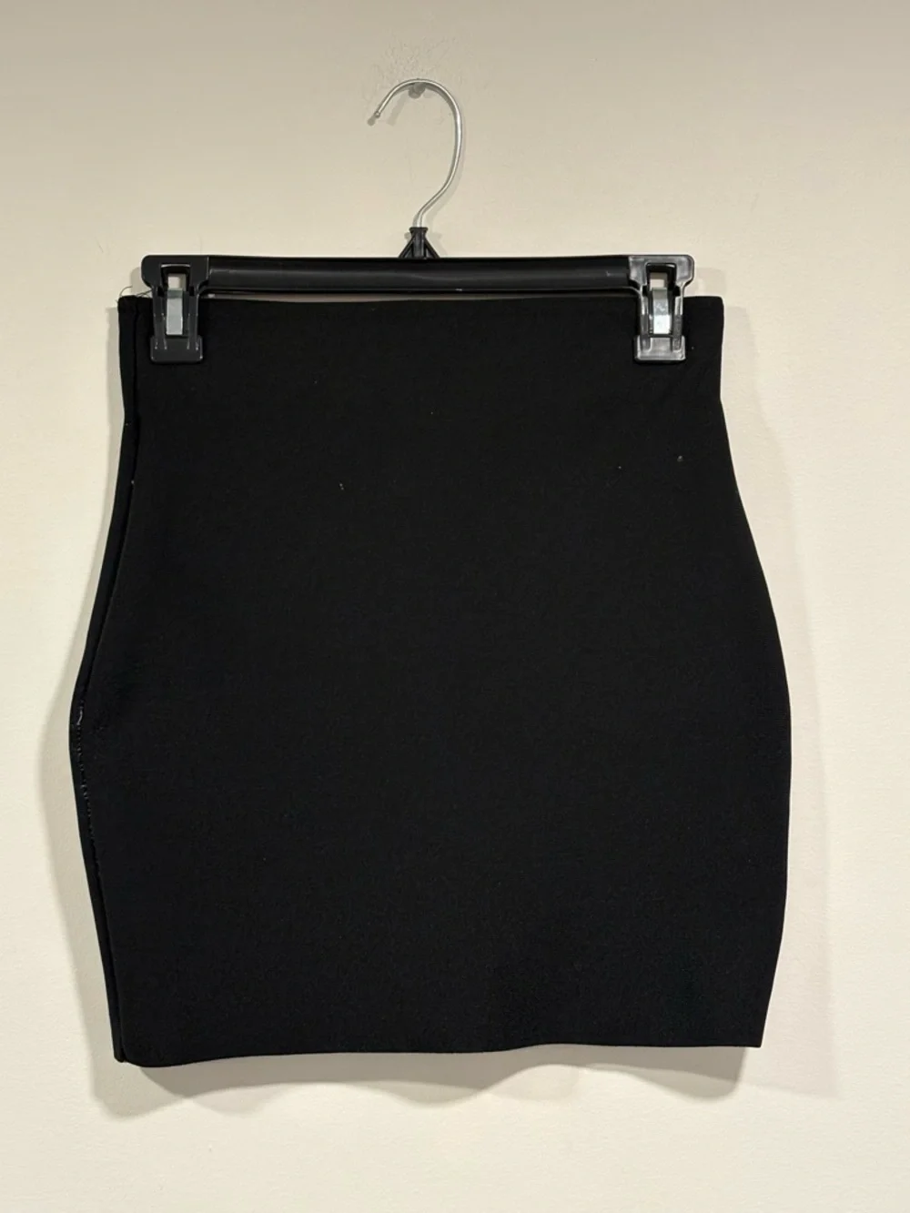 Classic Black High-Rise Pencil Skirt - Picture 4 of 4